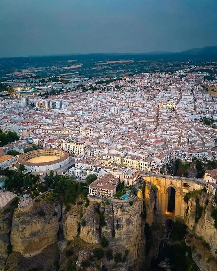 Casa Abanto Vila Ronda 0*,